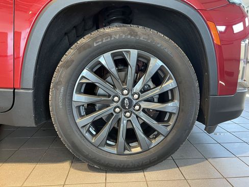 Used 2023 Chevrolet Traverse RS AWD/4WD image 13