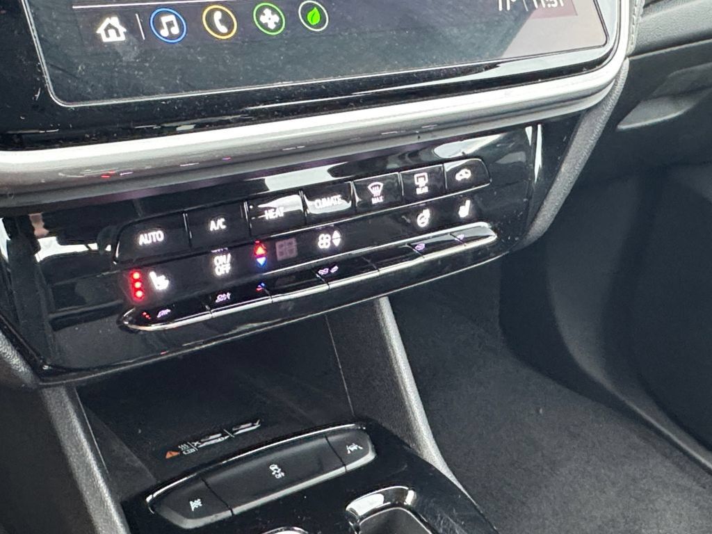 Used 2023 Chevrolet Bolt EUV LT w/ Comfort Package FWD image 27