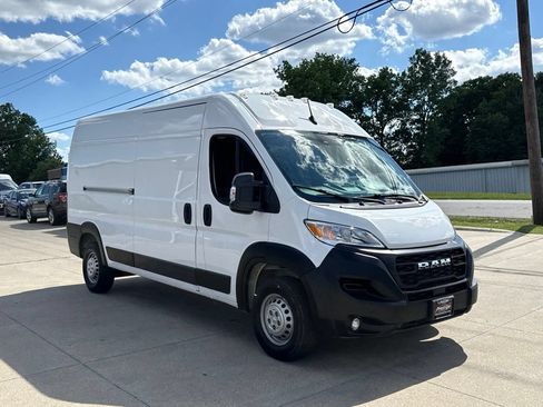 Used 2024 RAM ProMaster 2500 w/ Convenience Group FWD image 18
