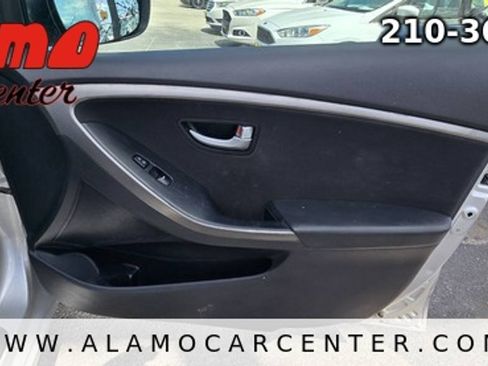 Used 2016 Hyundai Elantra GT FWD image 18