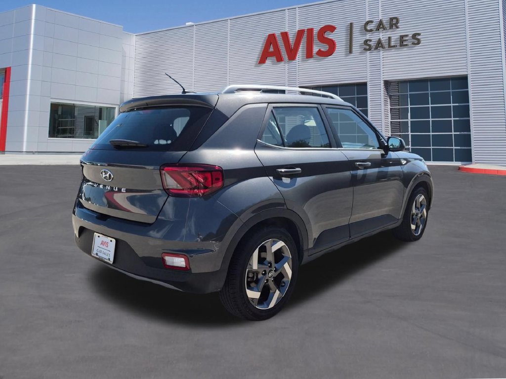 Used 2025 Hyundai Venue SEL FWD image 6