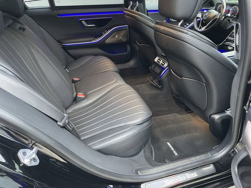 Certified 2022 Mercedes-Benz S 500 4MATIC w/ AMG Line Package image 42
