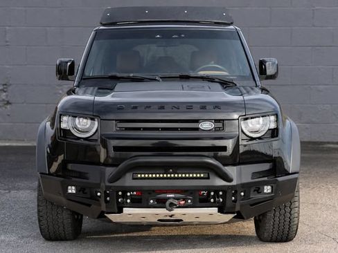 Used 2024 Land Rover Defender 110 V8 AWD/4WD image 3