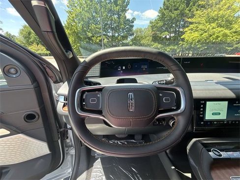 New 2025 Lincoln Navigator L Black Label image 14