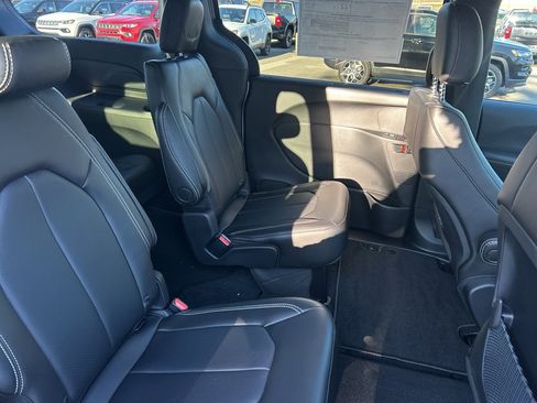 New 2026 Chrysler Voyager LX image 15