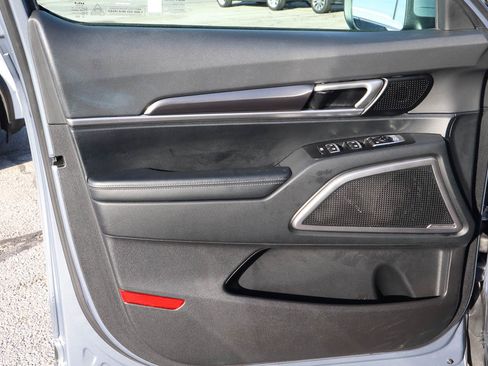 Used 2025 Kia Telluride S image 13