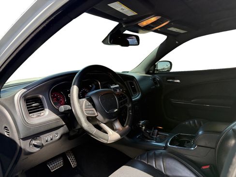 Used 2019 Dodge Charger SRT Hellcat w/ Navigation & Travel Group RWD image 9