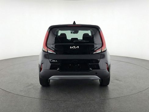 Used 2025 Kia Soul LX w/ LX Technology Package FWD image 7