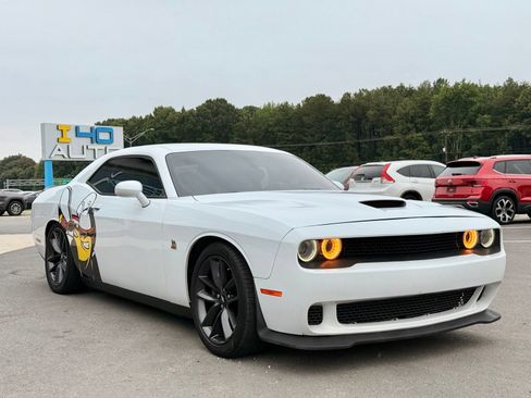 Used 2019 Dodge Challenger R/T Scat Pack RWD image 10