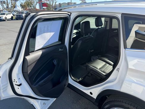 Used 2019 Ford Escape Titanium AWD/4WD image 10