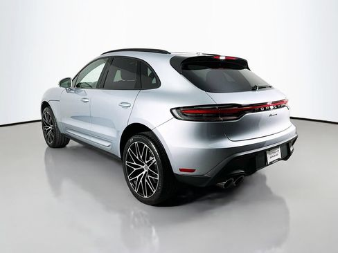 Certified 2026 Porsche Macan AWD/4WD image 3