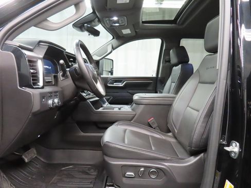 Used 2025 GMC Sierra 2500 Denali w/ Denali Reserve Package image 12