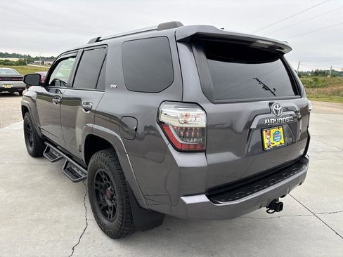 Used 2022 Toyota 4Runner SR5 AWD/4WD image 6