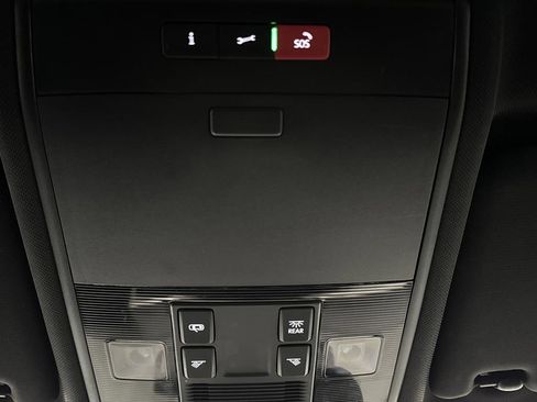 Used 2023 Volkswagen Atlas Cross Sport SE image 24