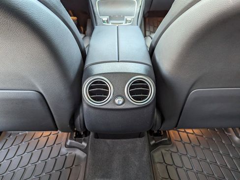 Used 2021 Mercedes-Benz GLC 300 4MATIC image 41