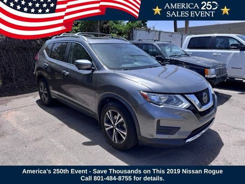 Used 2019 Nissan Rogue SV w/ Sun & Sound Touring Package AWD/4WD image 2