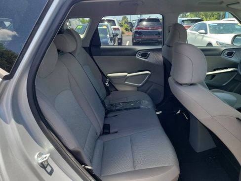 Used 2020 Kia Soul LX FWD image 8