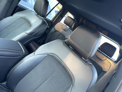 New 2026 Jeep Grand Cherokee Altitude image 7