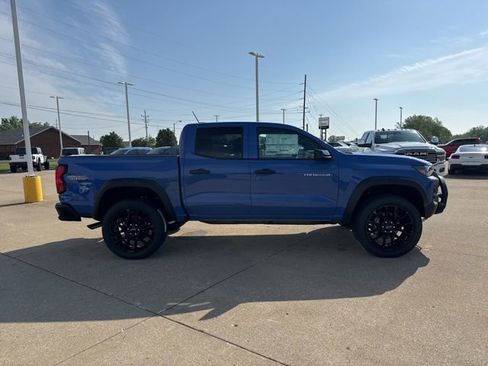 New 2026 Chevrolet Colorado Trail Boss w/ Off-Road Front Bumper Package AWD/4WD image 8