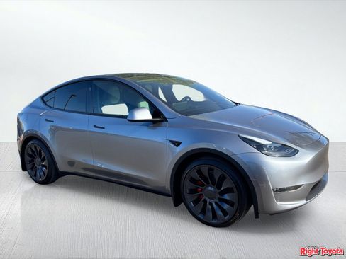 Used 2025 Tesla Model Y Performance AWD/4WD image 7