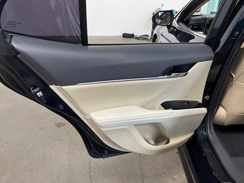Used 2019 Toyota Camry XLE w/ Driver Assist Package FWD image 18