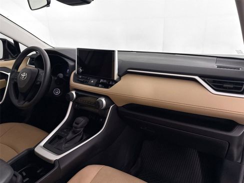 Used 2023 Toyota RAV4 LE image 40