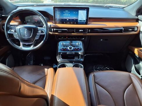 Used 2022 Lincoln Nautilus Reserve w/ Equipment Group 202A image 8