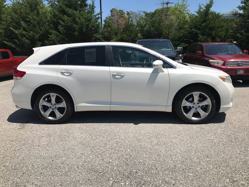 Used 2015 Toyota Venza XLE FWD image 8