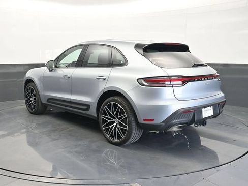 Certified 2025 Porsche Macan AWD/4WD image 3