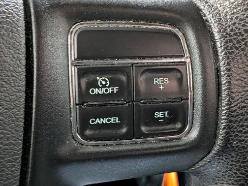 Used 2014 Chrysler 200 LX FWD image 22