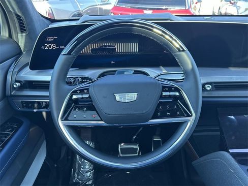 New 2026 Cadillac Vistiq Premium Luxury image 7