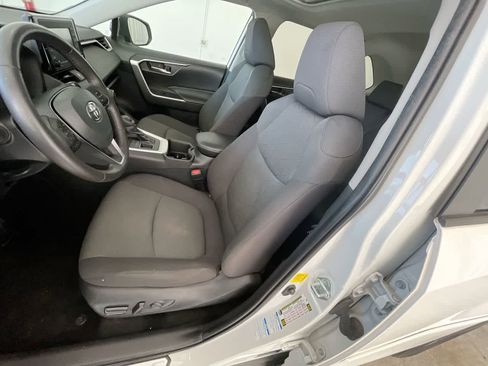 Certified 2022 Toyota RAV4 XLE w/ Convenience Package AWD/4WD image 27