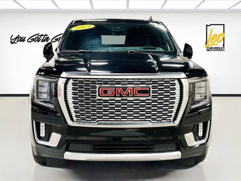 Used 2024 GMC Yukon XL Denali w/ Advanced Technology Package image 2