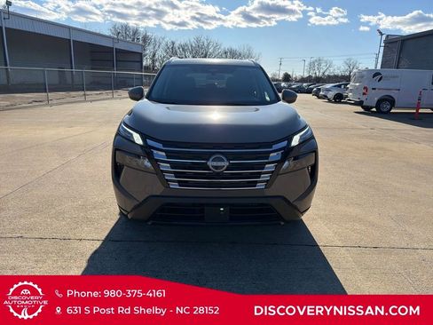 Certified 2025 Nissan Rogue SV w/ SV Premium Package image 4