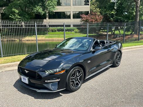 Used 2019 Ford Mustang GT Premium w/ Equipment Group 401A RWD image 24