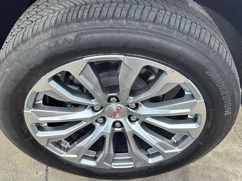 Certified 2023 GMC Yukon XL Denali image 10