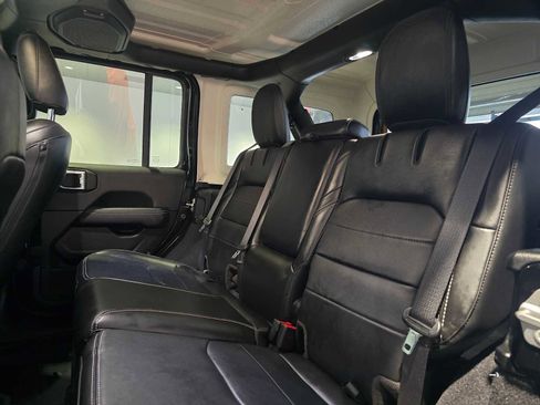 Used 2023 Jeep Wrangler Sahara image 17