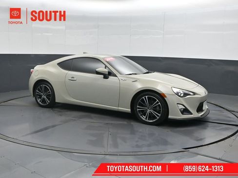 Used 2016 Scion FR-S image 4