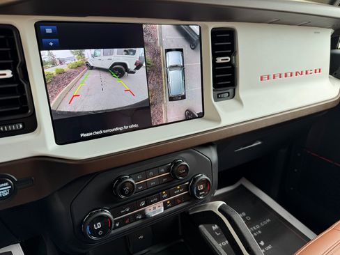 Used 2023 Ford Bronco Heritage Edition image 61