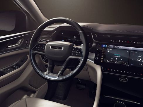 New 2026 Jeep Grand Cherokee L Limited AWD/4WD image 10