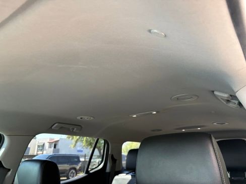 Used 2019 GMC Acadia SLT image 9