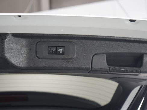 Used 2024 Toyota Grand Highlander Limited image 11