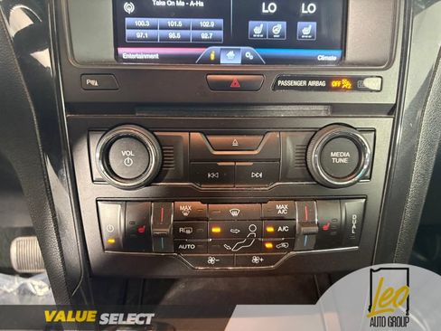 Used 2016 Ford Explorer XLT w/ Equipment Group 202A AWD/4WD image 20