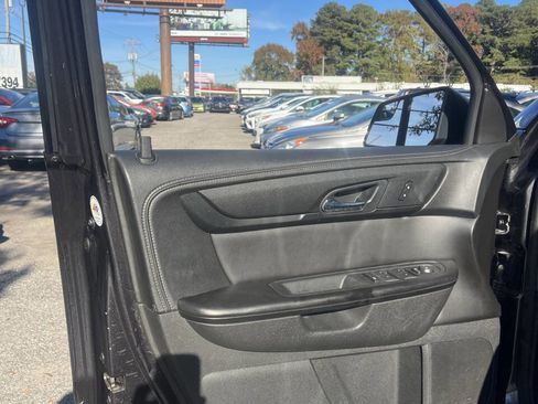 Used 2014 GMC Acadia SLE image 10