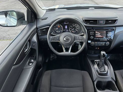 Used 2018 Nissan Rogue Sport S FWD image 38