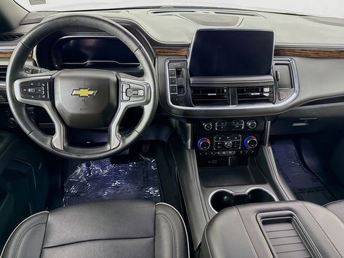 Used 2023 Chevrolet Suburban Premier image 23