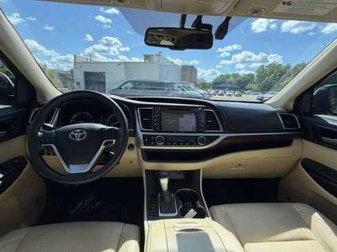 Used 2016 Toyota Highlander Limited Platinum AWD/4WD image 30