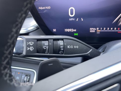 Used 2025 Buick Enclave Avenir image 24