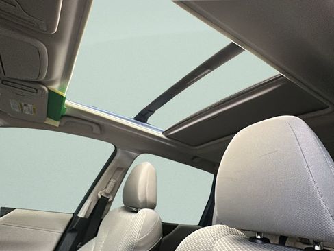 Used 2022 Subaru Forester Premium image 11