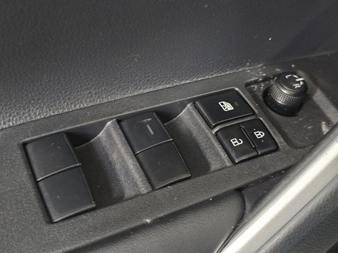 Certified 2025 Toyota Corolla Cross LE image 22